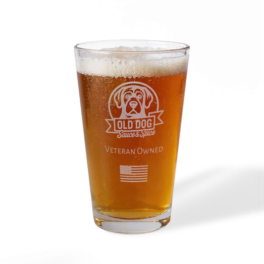Engraved Pint Mixing Glass - Custom Old Dog Design, Perfect Gift for Veterans, Home Bar Accessory, Party Drinkware, Unique Beer Glass